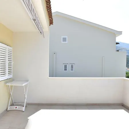 Apartment Versi Tucepi