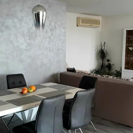 Versi アパート Tučepi