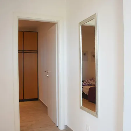 Versi شقة Tučepi